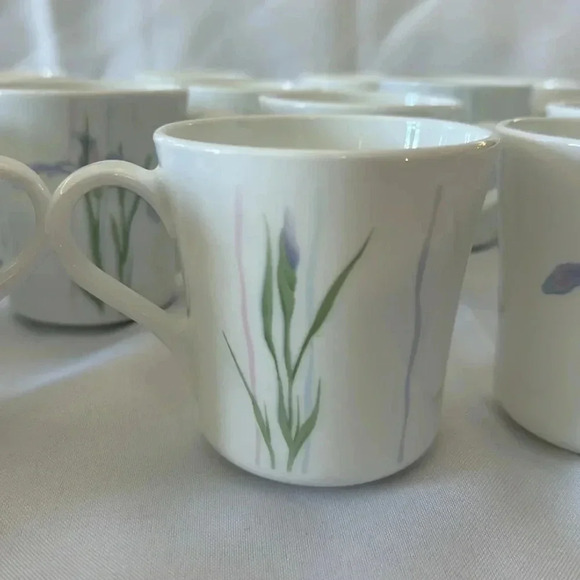 Corningware Corelle Shadow Iris Mugs - 11 Available - Picture 3 of 4